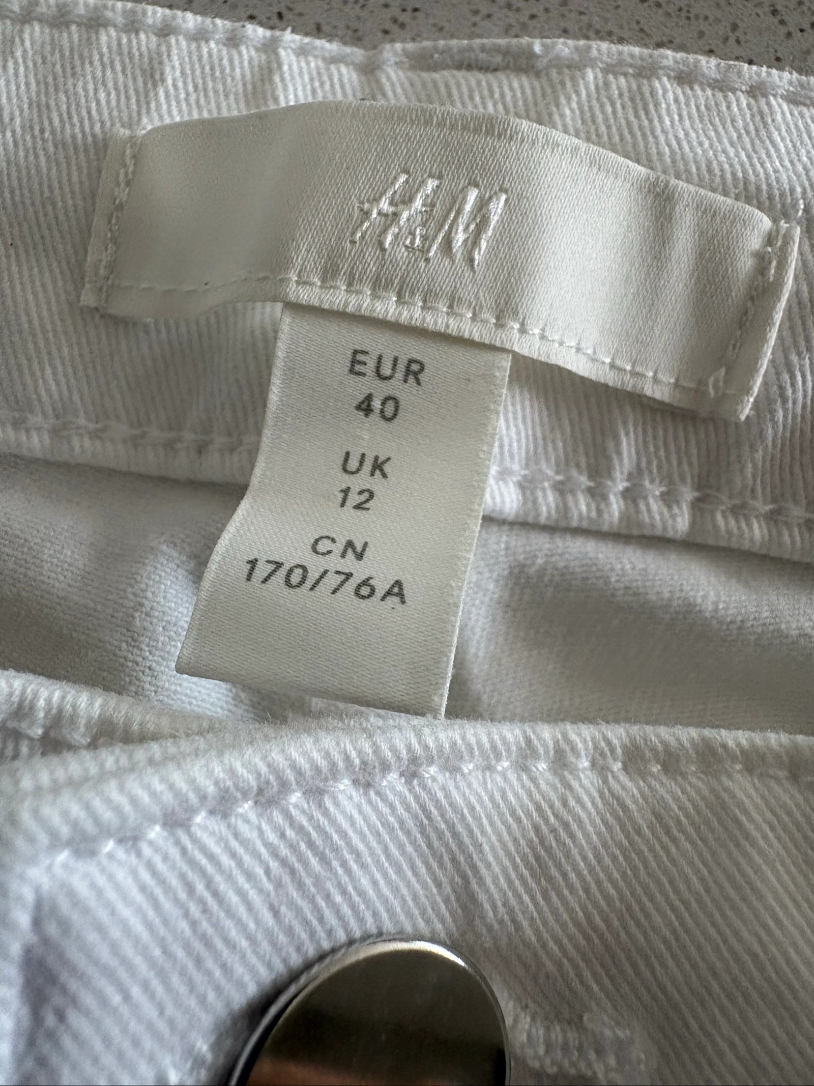 H&M White Slim Fit Jean – Size 40 – photo 4